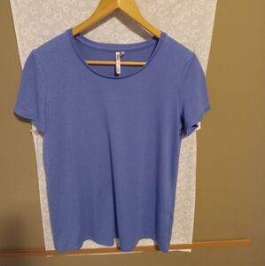 BANANA REPUBLIC t-shirt in periwinkle, super soft